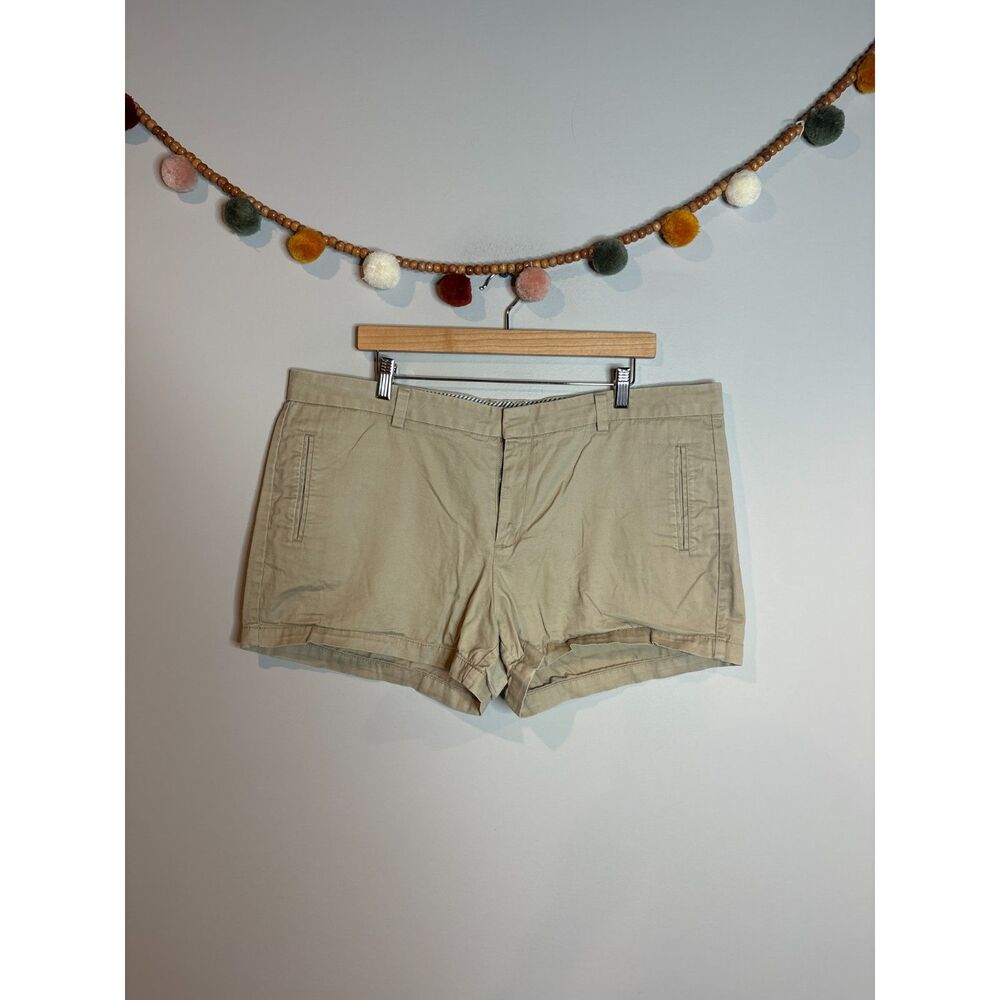 JCPenney tan khaki shorts